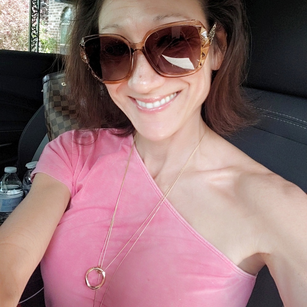 Meet your Posher, Monica